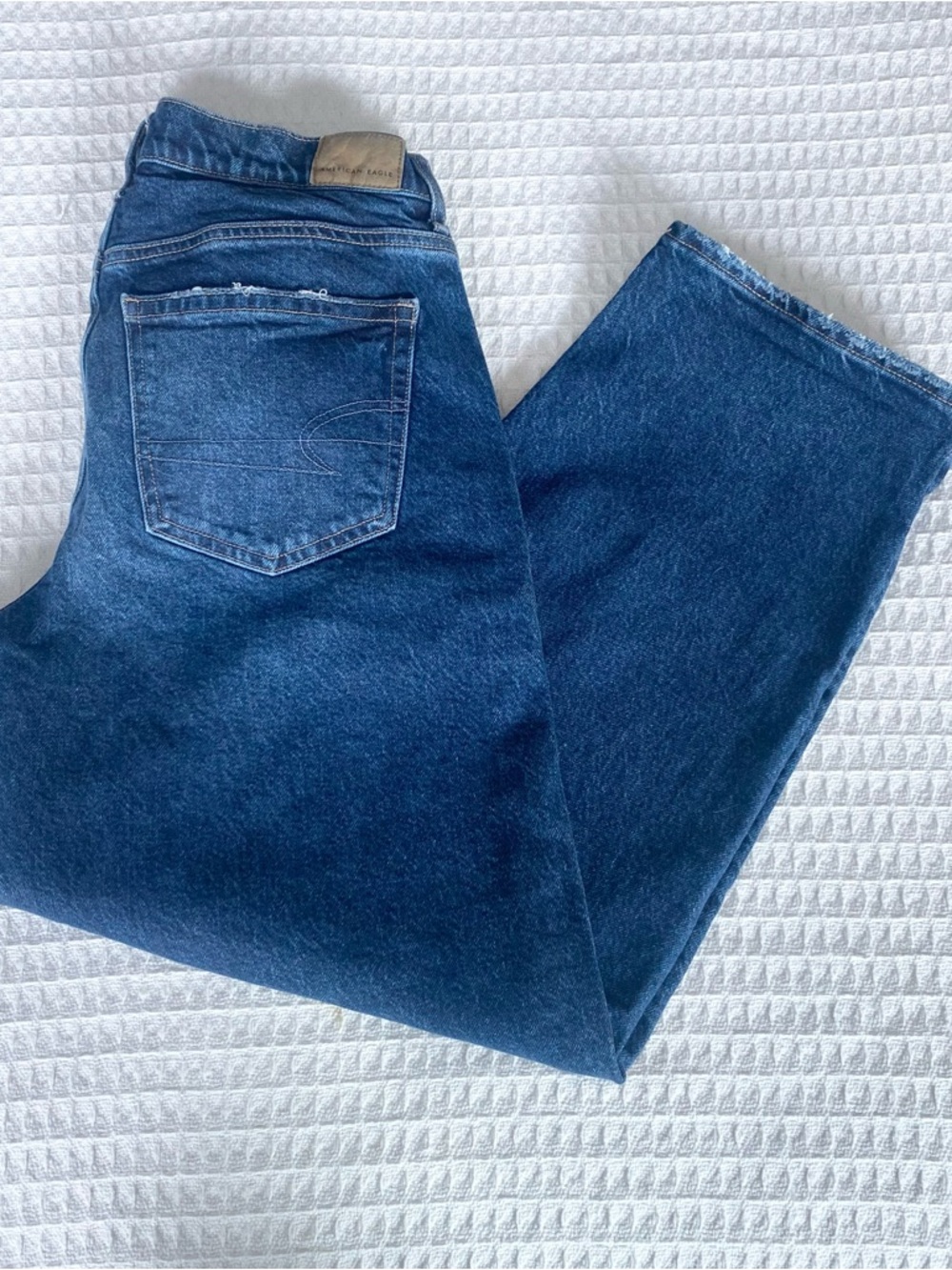 American Eagle dark wash barrel jeans size 4